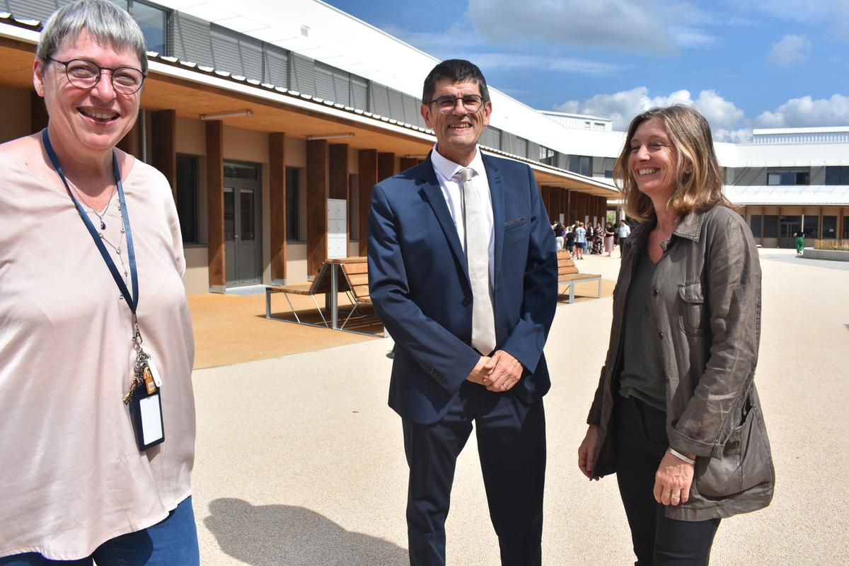 découvrez comment l'installation de panneaux solaires dans les collèges peut réduire les coûts énergétiques, promouvoir l'éducation à la durabilité et contribuer à un avenir plus vert pour les générations futures.