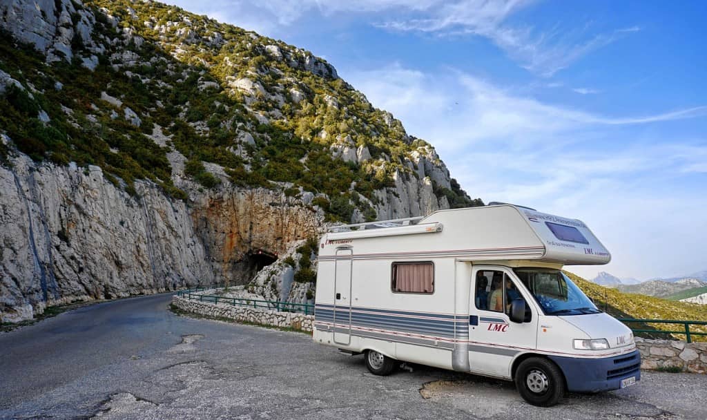 découvrez comment les panneaux solaires pour camping-car transforment vos voyages en plein air. profitez d'une autonomie énergétique optimale, rechargez vos appareils et vivez en harmonie avec la nature tout en réduisant votre empreinte carbone.