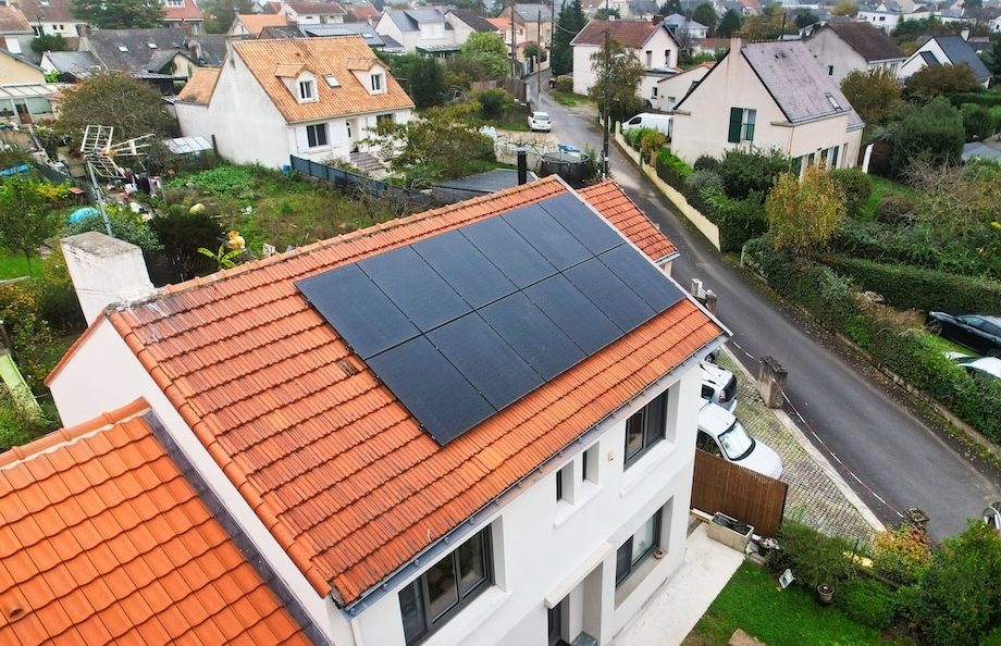 découvrez les meilleurs panneaux photovoltaïques de 2025 pour maximiser votre production d'énergie solaire. comparez les performances, la durabilité et les prix des modèles les plus récents pour choisir la solution idéale pour vos besoins énergétiques.