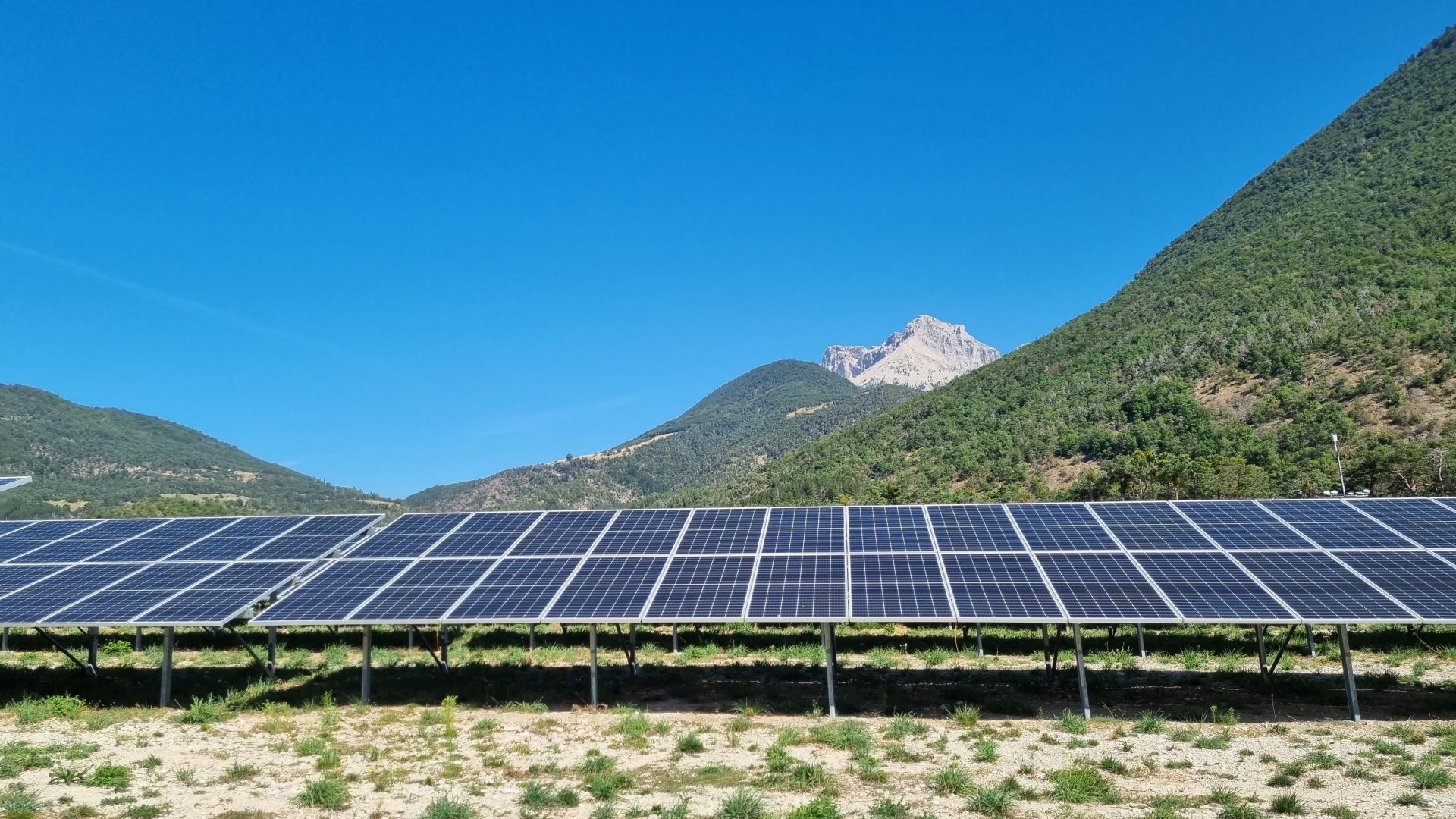 découvrez les avantages de l'énergie solaire, une solution durable et écologique pour vos besoins énergétiques. explorez les technologies innovantes, les économies possibles et l'impact positif sur l'environnement.