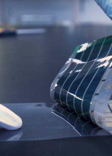 découvrez le tissu solaire révolution, une innovation qui combine performance et durabilité. idéal pour créer des vêtements et accessoires écologiques, ce matériau unique offre une protection contre les uv tout en étant respectueux de l'environnement. transformez votre style avec cette nouvelle génération de textiles.