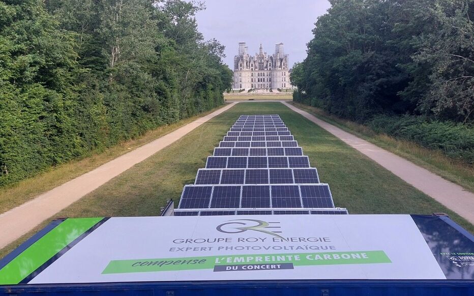 découvrez comment les panneaux solaires peuvent jouer un rôle crucial dans la gestion des migrations, en offrant des solutions d'énergie durable aux populations déplacées et en soutenant le développement de communautés résilientes face aux changements climatiques.