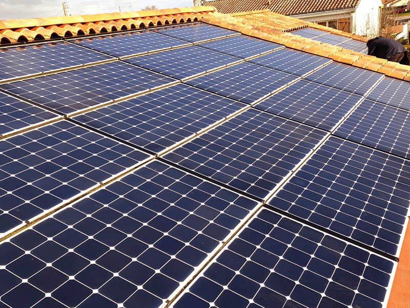 découvrez nos services de maintenance de panneaux solaires pour optimiser leur performance et garantir leur durabilité. profitez d'une expertise professionnelle pour un fonctionnement optimal de votre système photovoltaïque.