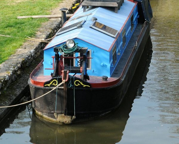 découvrez les normes essentielles pour l'installation de panneaux solaires sur voiliers, garantissant sécurité et efficacité. optimisez votre énergie à bord tout en respectant les réglementations en vigueur.