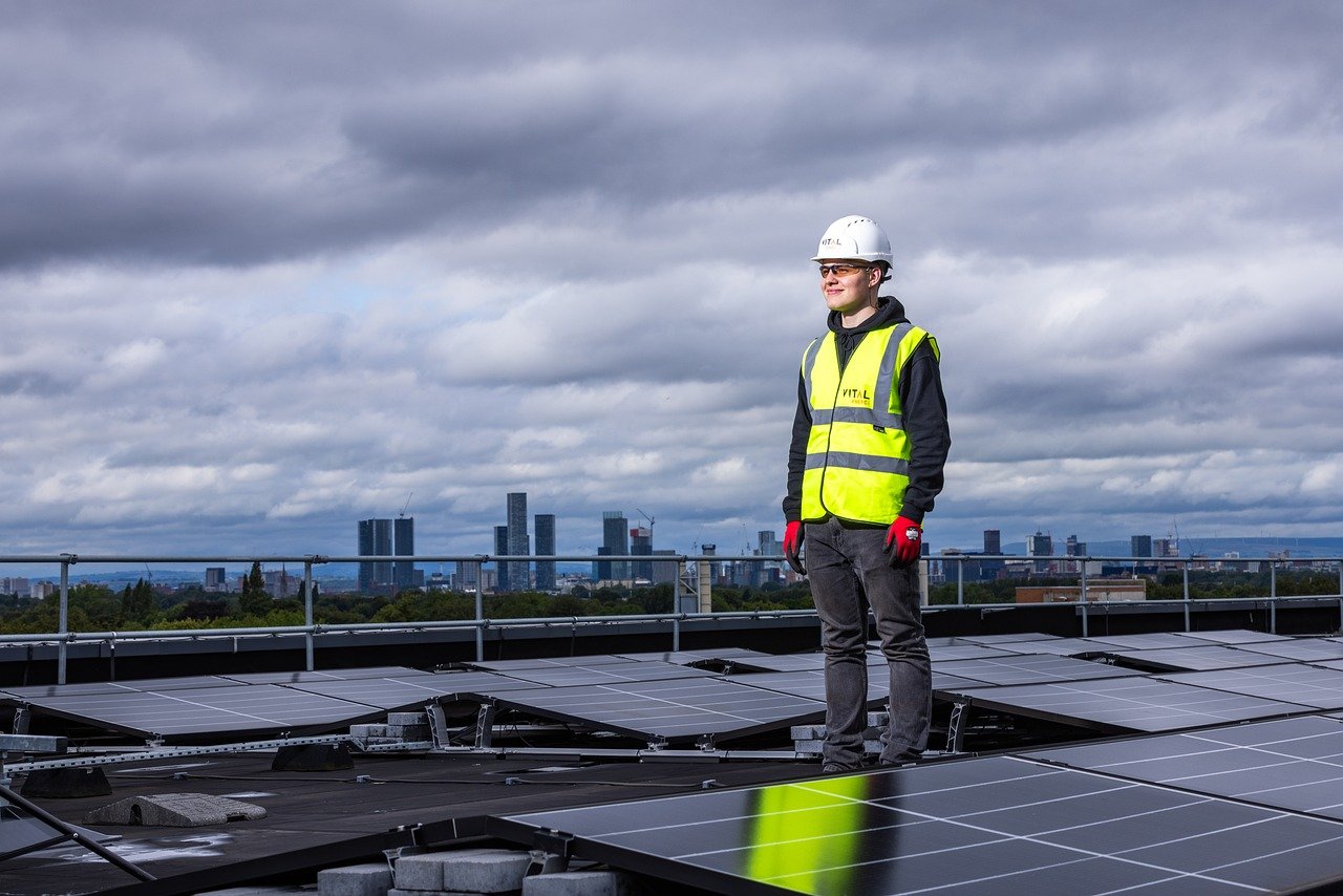 découvrez comment intégrer des panneaux solaires dans votre jardin pour optimiser votre consommation d'énergie. transformez votre espace extérieur en une oasis écologique tout en réduisant votre empreinte carbone.