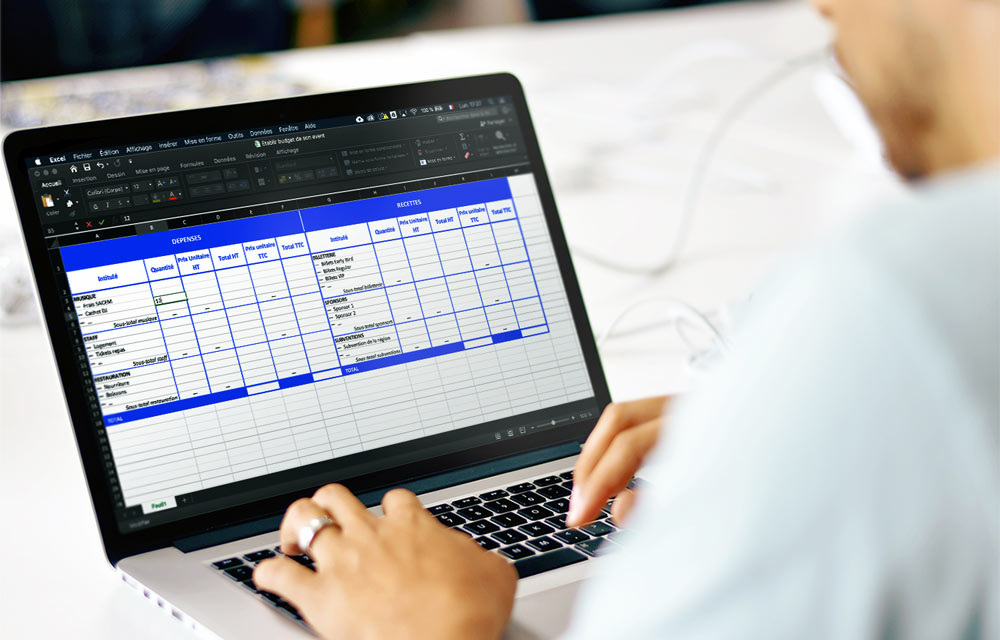 découvrez comment anticiper et gérer les coûts imprévus dans votre budget. apprenez des stratégies efficaces pour éviter les surprises financières et optimiser vos ressources.