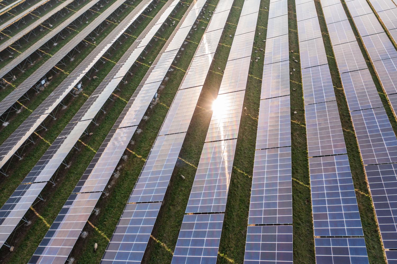 découvrez les antériorités de l'énergie solaire en france, une exploration des développements historiques, des avancées technologiques et des politiques publiques qui ont façonné le secteur solaire et favorisé la transition énergétique.