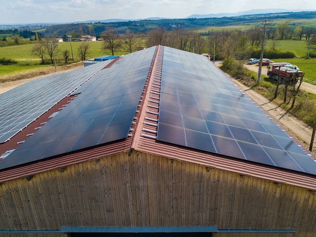 découvrez les avantages du photovoltaïque, une énergie renouvelable et durable qui vous permet de produire votre propre électricité tout en réduisant votre empreinte carbone. informez-vous sur les installations, les technologies et les économies potentielles que vous pouvez réaliser grâce à cette solution écologique.