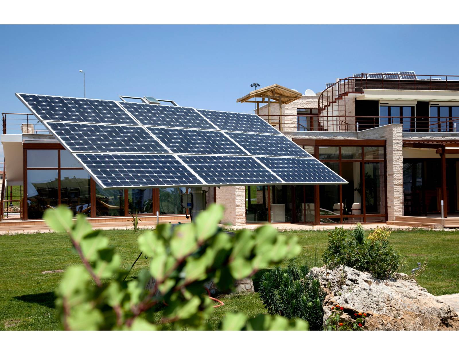 découvrez les avantages des panneaux solaires au sol pour produire une énergie renouvelable et durable. optimisez votre espace extérieur tout en réduisant votre empreinte carbone grâce à des solutions photovoltaïques adaptées.