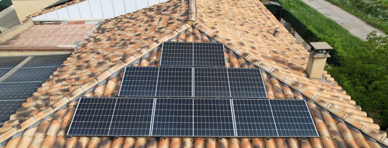 découvrez le processus de fabrication des panneaux solaires, de la sélection des matériaux aux technologies innovantes utilisées, pour une énergie renouvelable durable et efficace. apprenez comment ces équipements contribuent à la transition énergétique et à la protection de notre planète.