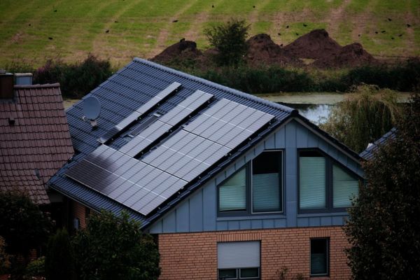 découvrez les différentes aides disponibles pour l'installation de panneaux solaires en france. bénéficiez de subventions, de crédits d'impôt et d'autres dispositifs pour rendre votre projet d'énergie renouvelable accessible et rentable.