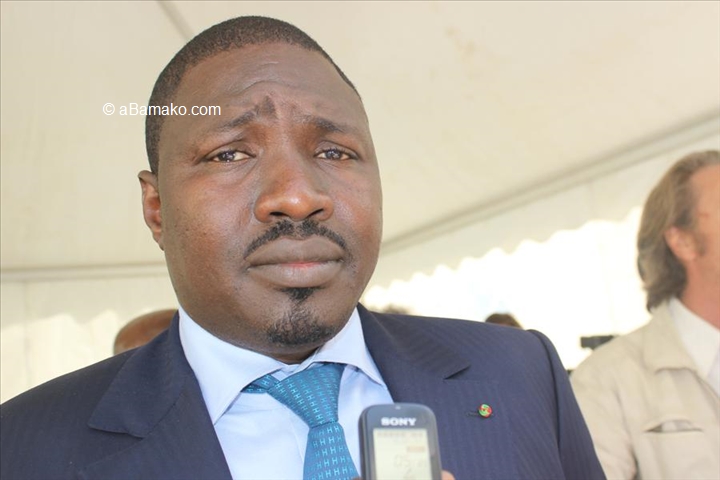 découvrez akon solaire, un projet innovant qui vise à fournir des solutions énergétiques durables et accessibles grâce à l'énergie solaire. transformez votre quotidien avec une énergie renouvelable qui contribue à un avenir plus vert et responsable.