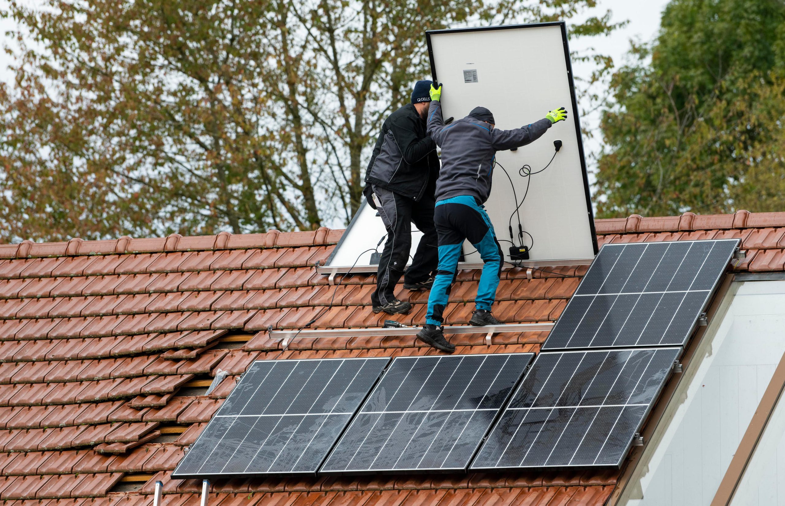 découvrez les arnaques liées aux panneaux photovoltaïques et apprenez à éviter les pièges courants. informez-vous sur les signes d'escroquerie pour protéger votre investissement et choisir des solutions d'énergie solaire fiables.