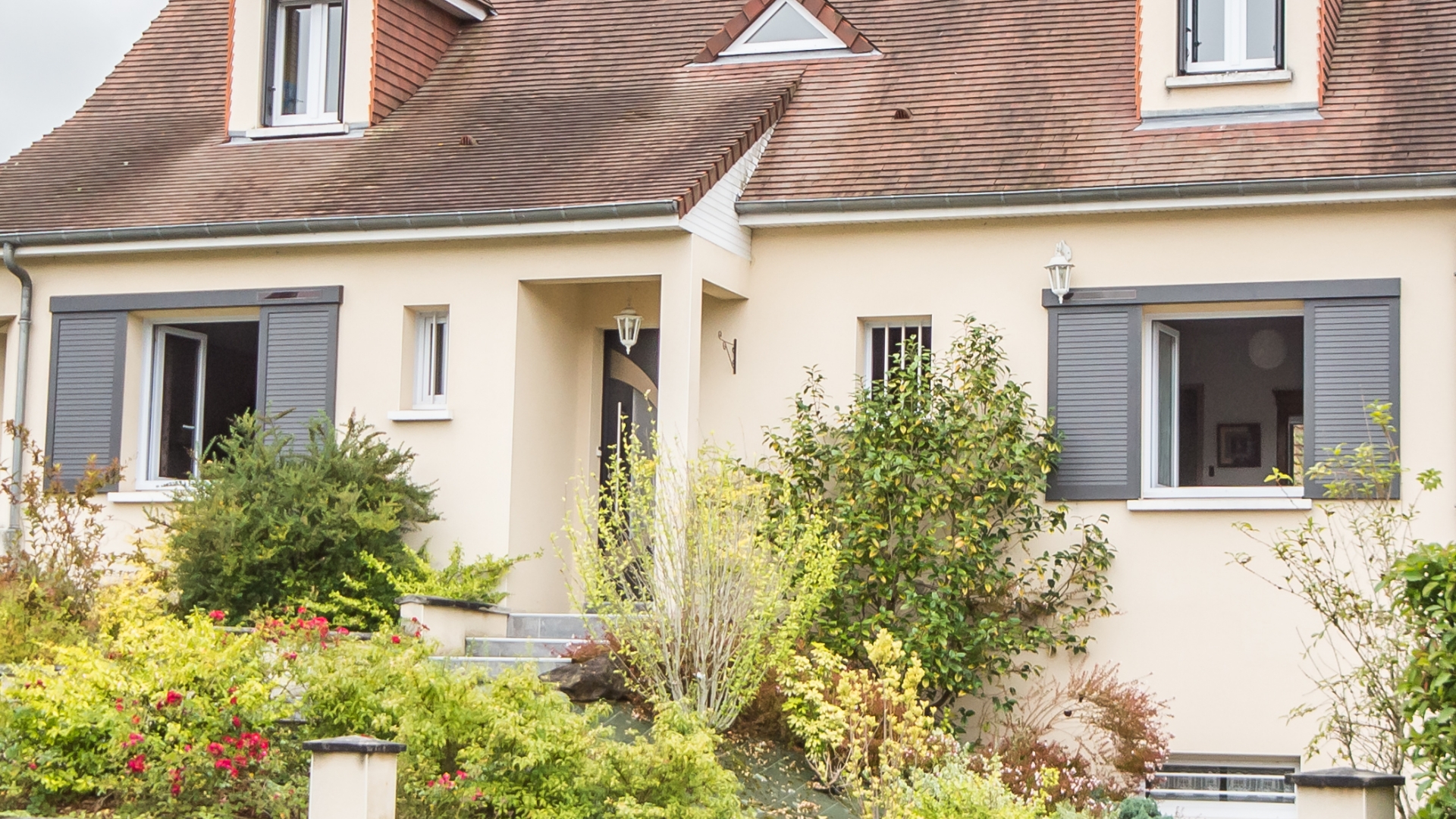 avantages-des-volets-solaires-coulissants-2 Découvrez les avantages des volets panneaux solaires photovoltaïques coulissants