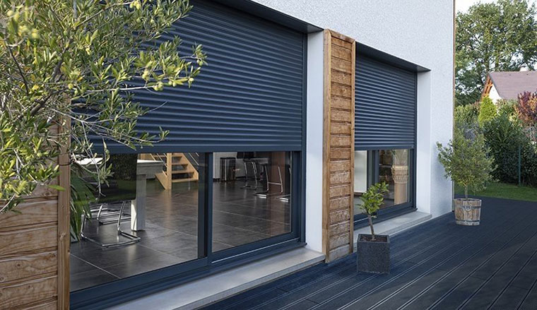 avantages-des-volets-solaires-coulissants Découvrez les avantages des volets panneaux solaires photovoltaïques coulissants