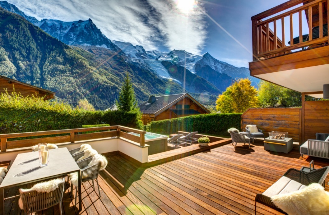 découvrez le confort et l'éco-responsabilité d'un chalet solaire. profitez d'un séjour alliant modernité et nature, avec des équipements alimentés par l'énergie solaire, pour une expérience authentique et durable en pleine nature.