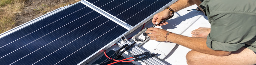 découvrez comment brancher un panneau solaire facilement et efficacement. suivez notre guide étape par étape pour optimiser l'utilisation de l'énergie solaire chez vous et réduire vos factures d'électricité.