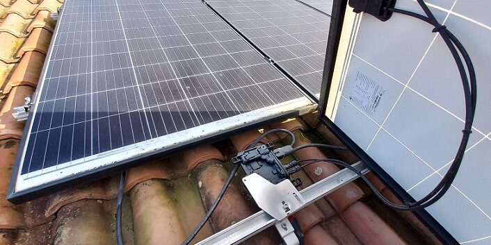 découvrez comment démonter un panneau solaire en toute sécurité. suivez notre guide étape par étape pour retirer efficacement votre installation solaire, que ce soit pour un entretien ou un remplacement. apprenez les outils nécessaires, les précautions à prendre et les meilleures pratiques pour garantir un démontage réussi.