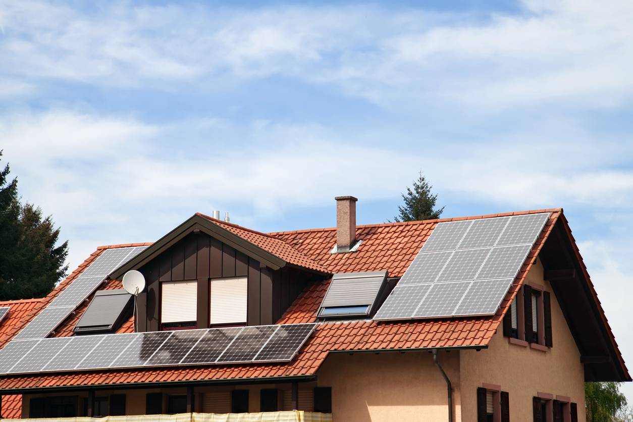 découvrez comment installer des panneaux solaires vous-même grâce à notre guide détaillé. profitez d'économies d'énergie tout en contribuant à la protection de l'environnement. suivez nos étapes simples et conseils d'experts pour un projet réussi.