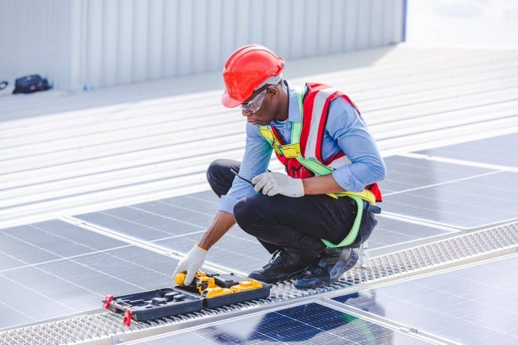 découvrez comment vérifier l'efficacité de votre panneau solaire grâce à nos conseils pratiques. assurez-vous de maximiser votre production d'énergie solaire et d'optimiser vos économies.