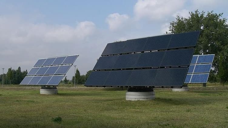 découvrez comment le crédit photovoltaïque peut vous aider à financer votre projet d'énergie solaire. réduisez vos factures d'électricité tout en contribuant à la préservation de l'environnement grâce à des solutions de financement adaptées.
