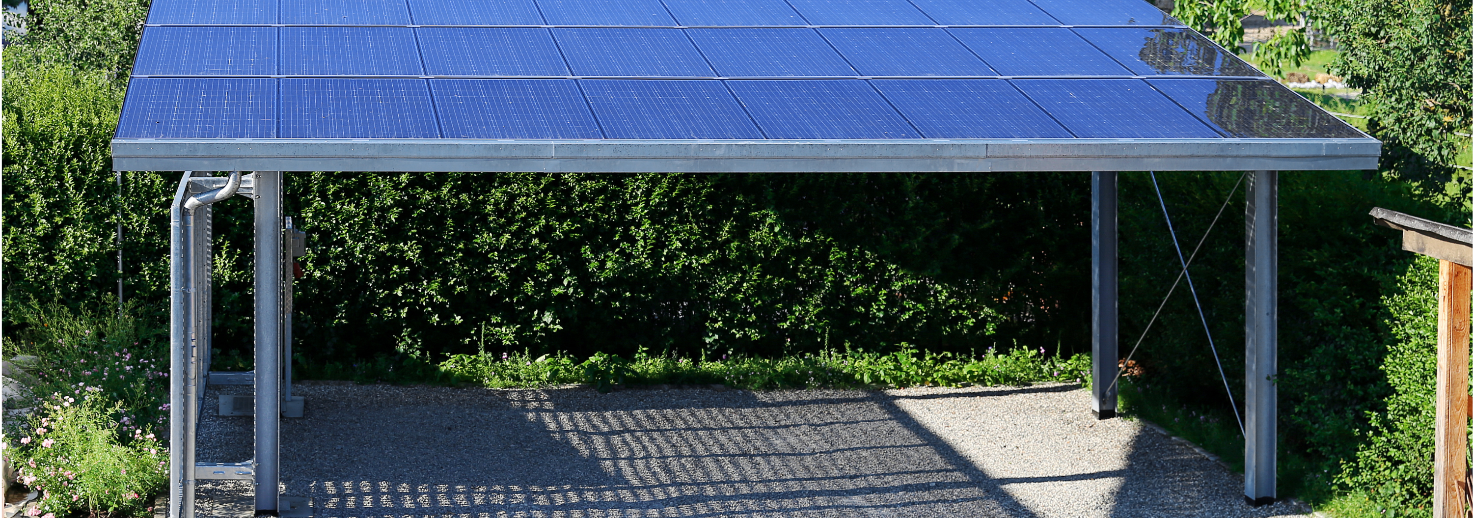 découvrez la définition des panneaux solaires et leur fonctionnement. apprenez comment ces dispositifs convertissent la lumière du soleil en énergie électrique renouvelable, contribuant ainsi à un futur énergétique durable.