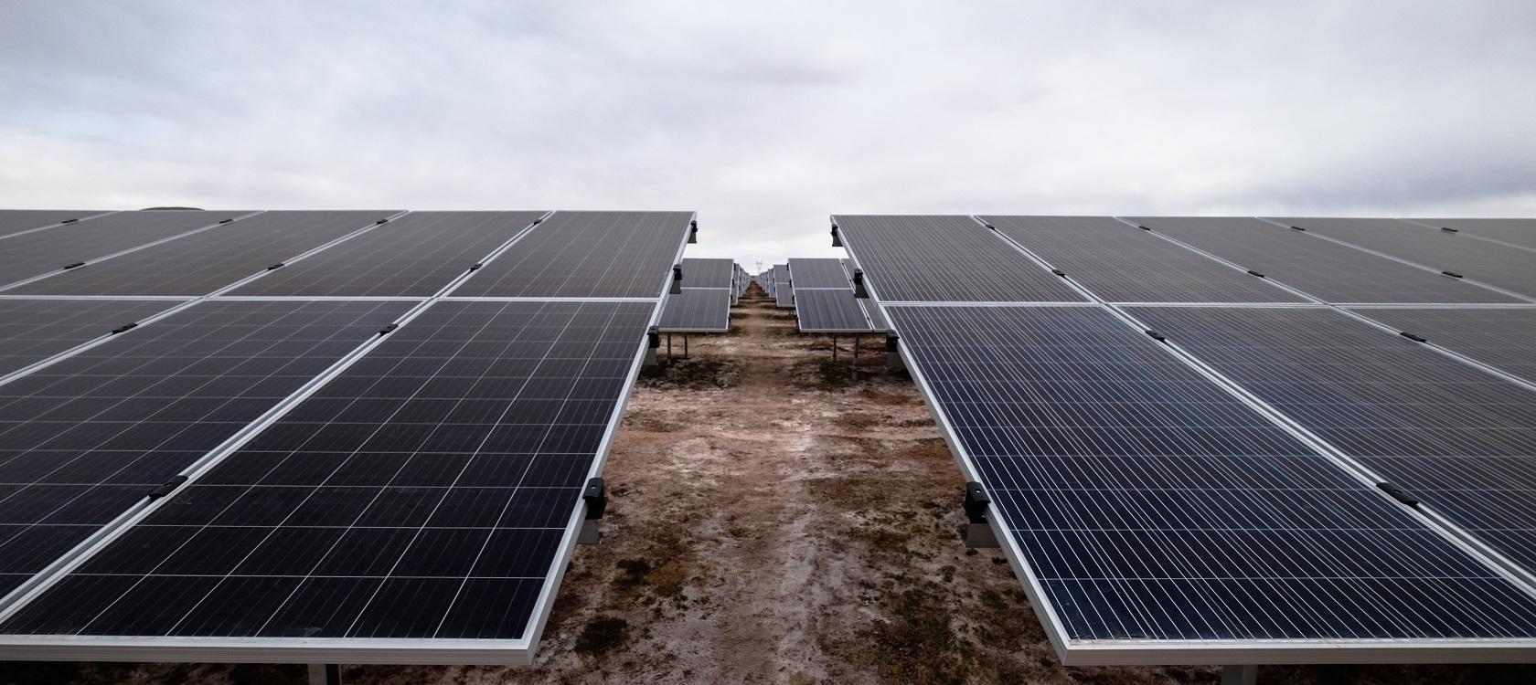 energie-renouvelable-22 eolienne panneau solaire