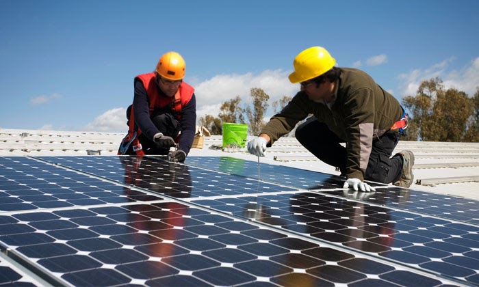 découvrez nos conseils pour un entretien solaire efficace. apprenez à maintenir vos panneaux solaires et à optimiser leur performance pour une énergie renouvelable durable et rentable.