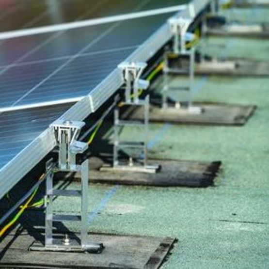 découvrez nos solutions d'étanchéité pour panneaux photovoltaïques (pv), garantissant une protection optimale contre l'eau et les intempéries. assurez la durabilité et la performance de vos installations solaires grâce à nos produits innovants et fiables.
