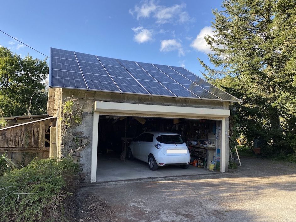 découvrez notre garage équipé de panneaux solaires, alliant fonctionnalité et respect de l'environnement. optimisez votre espace tout en réduisant vos factures d'énergie grâce à des installations solaires de haute qualité.