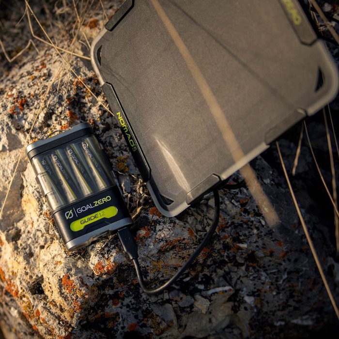 guide-solaire-12v-1 Installation 12 V d'un panneau solaire photovoltaïque : guide pratique pour maximiser votre énergie