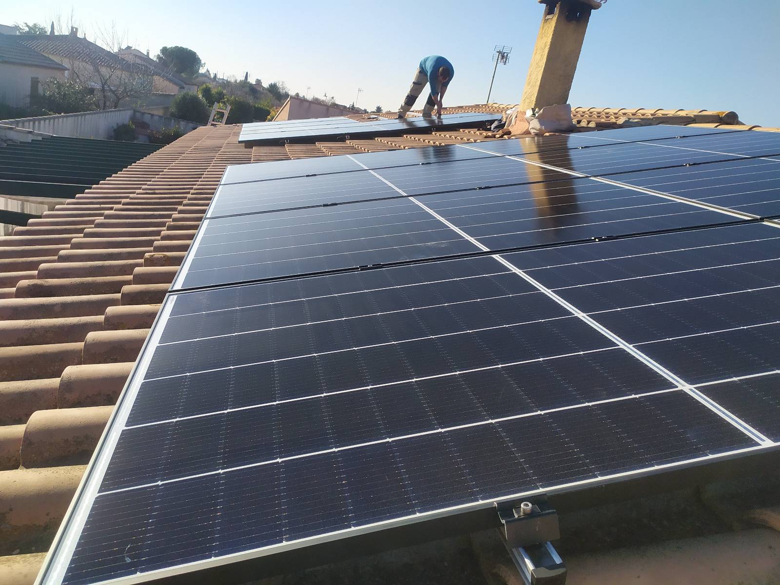 découvrez nos services d'installation de panneaux solaires à montpellier. profitez d'une énergie renouvelable et économisez sur vos factures d'électricité grâce à notre expertise. contactez-nous pour un devis personnalisé et une transition vers une énergie verte dès aujourd'hui !