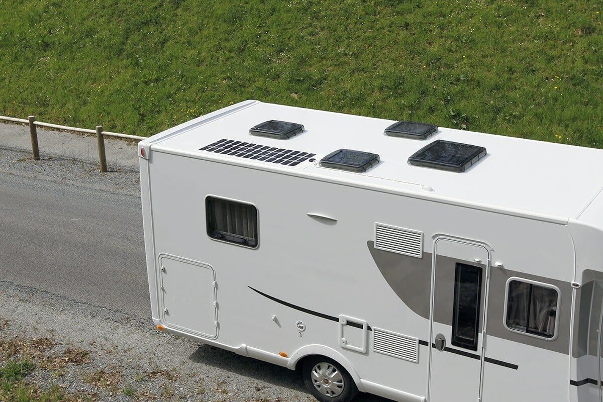 installation-panneau-solaire-camping-car-6 comment installer un panneau solaire pour camping car