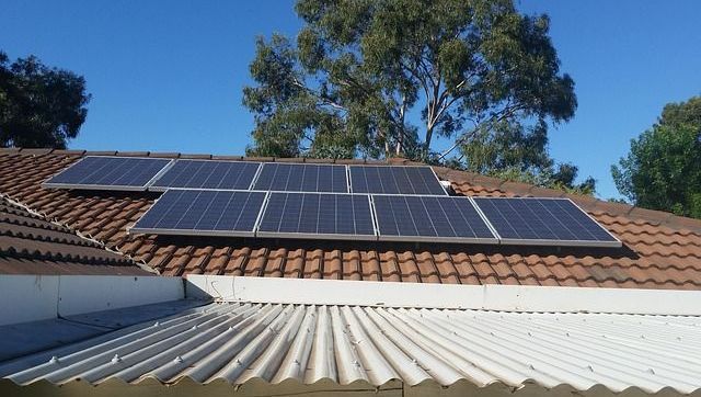 découvrez comment installer des panneaux solaires vous-même grâce à notre guide étape par étape. apprenez les techniques, les outils nécessaires et les astuces pour optimiser votre installation et réduire vos factures d'énergie tout en contribuant à la protection de l'environnement.