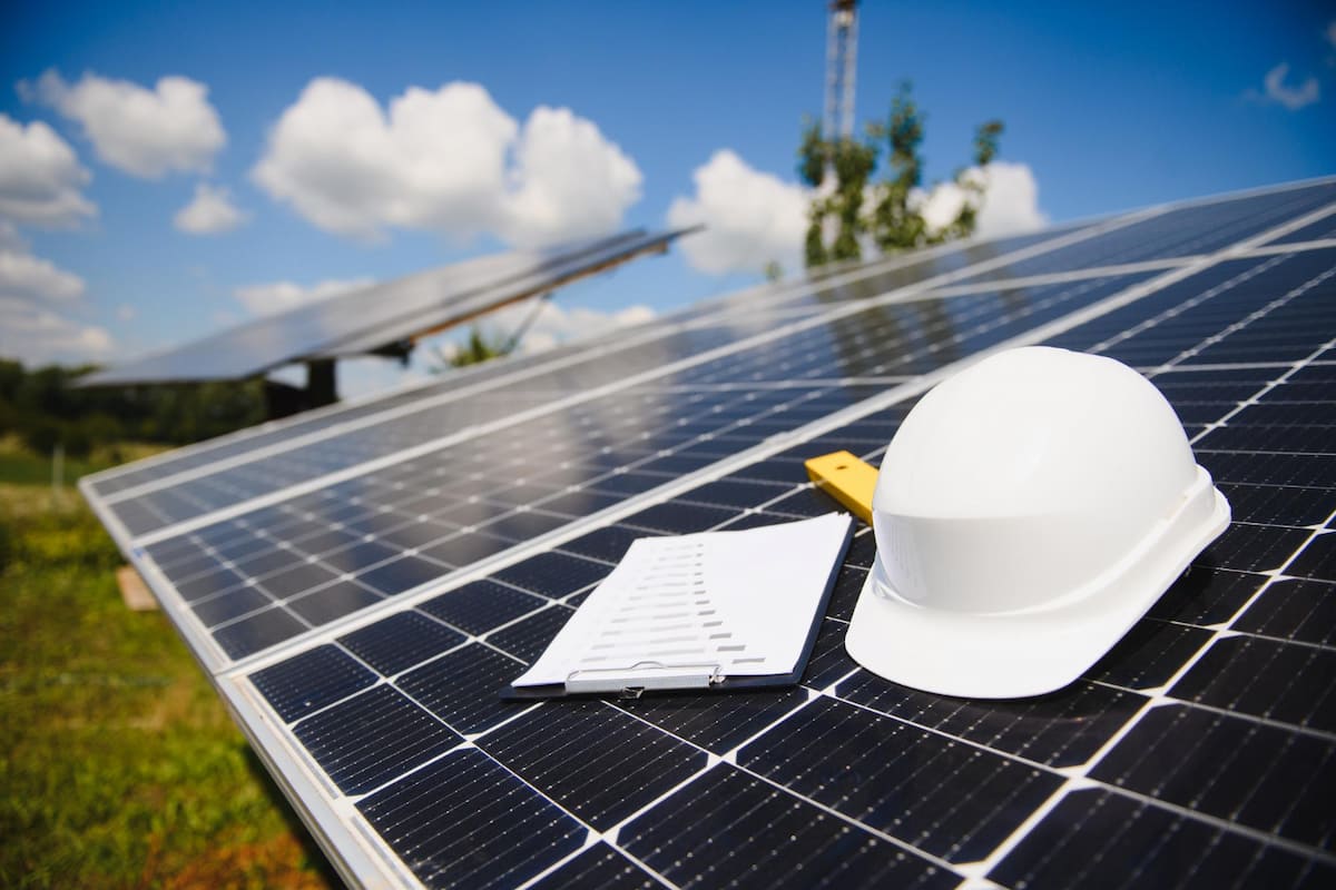 découvrez comment installer des panneaux photovoltaïques pour produire de l'énergie renouvelable, réduire vos factures d'électricité et contribuer à la protection de l'environnement. suivez notre guide complet pour une installation réussie.