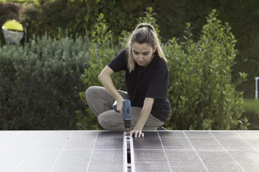 installer-panneau-solaire-soi-meme-1 Comment installer vous-même votre panneau solaire photovoltaïque pour moins de 300 euros