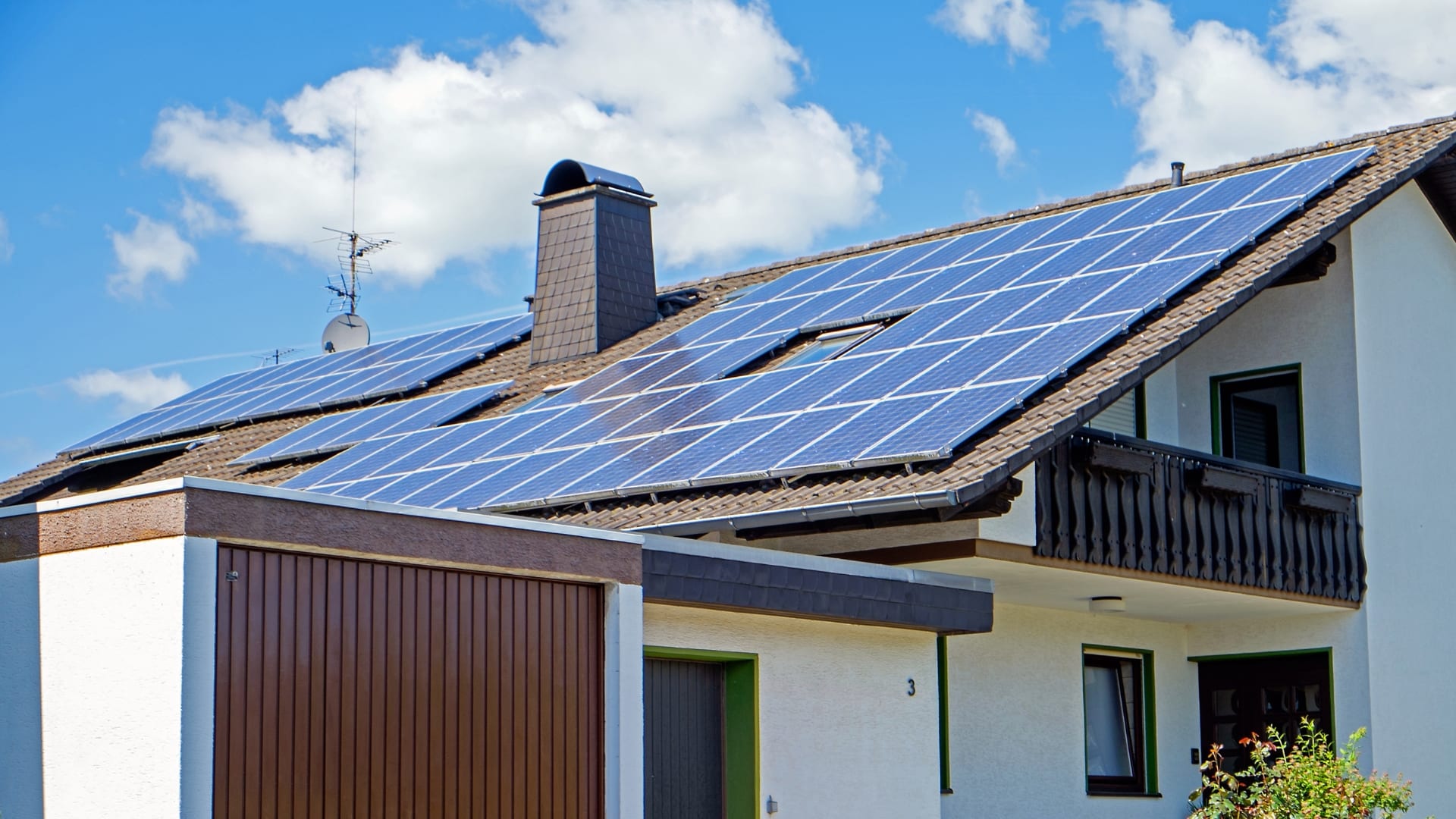 investir-panneaux-solaires-la-rochelle Pourquoi investir dans des panneaux solaires photovoltaïques à La Rochelle ?