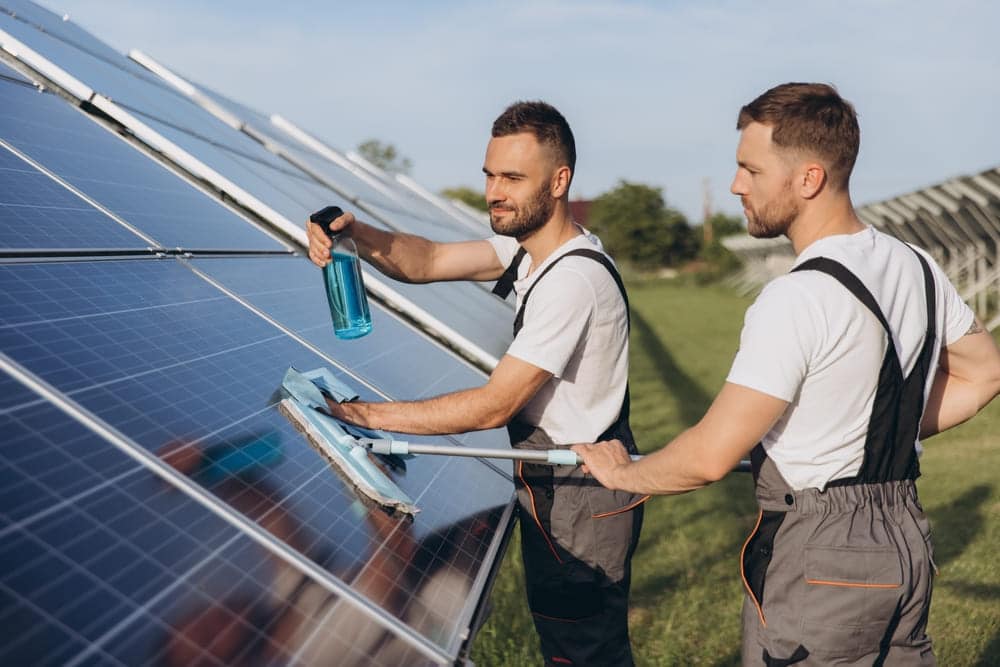 découvrez nos services de nettoyage professionnels pour panneaux solaires afin d'optimiser leur performance et prolonger leur durée de vie. profitez d'une électricité verte et économique avec un entretien régulier de vos installations solaires.