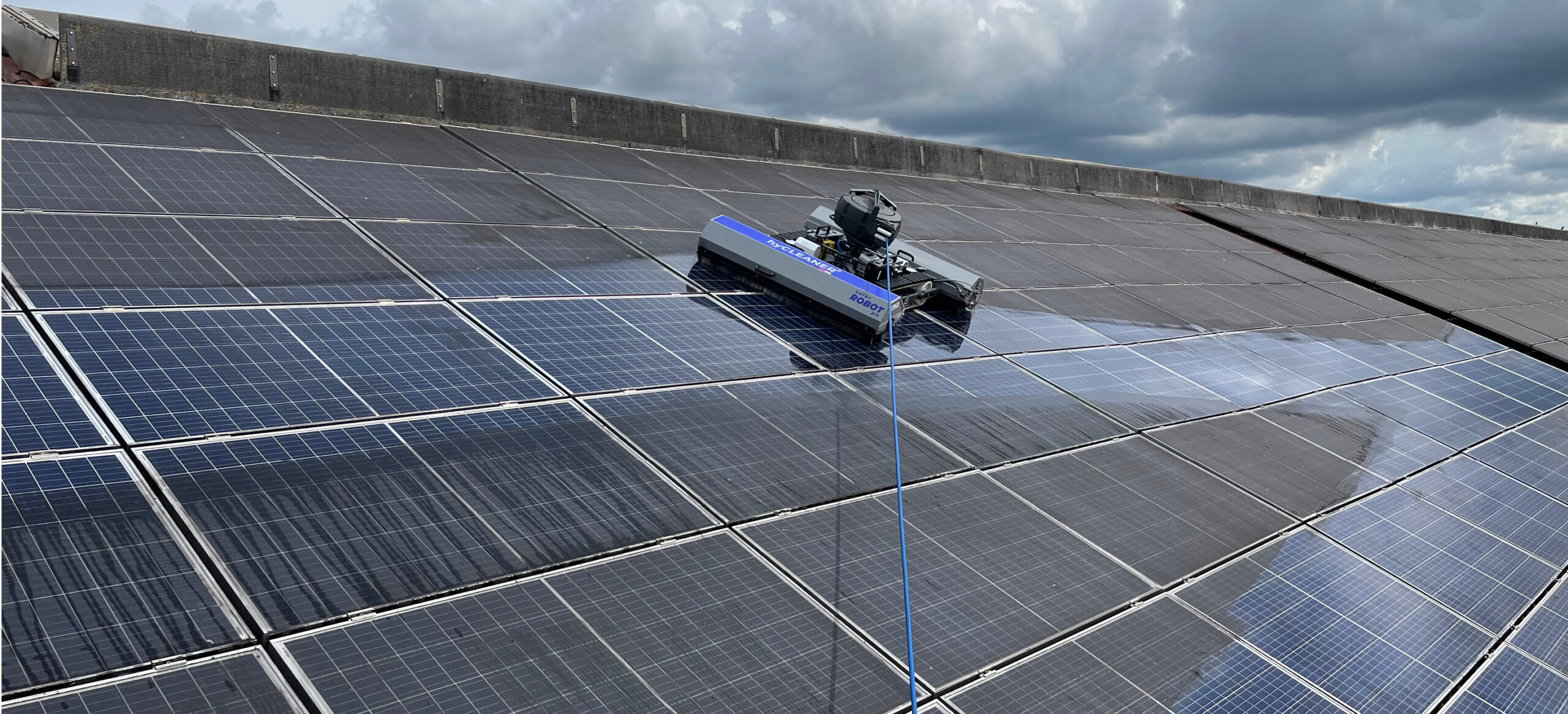 optimisez l'efficacité de vos panneaux solaires avec notre service professionnel de nettoyage. assurez une performance optimale et prolongez la durée de vie de vos installations grâce à des techniques adaptées et respectueuses de l'environnement.