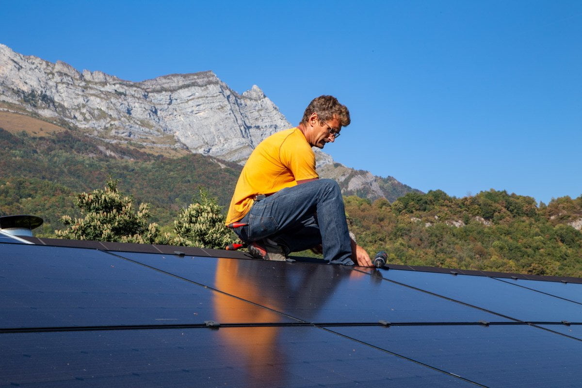 découvrez le panneau solaire oscaro, une solution écologique et performante pour limiter vos factures d'énergie et contribuer à la préservation de l'environnement. optez pour une énergie renouvelable fiable et élégante, idéale pour tous vos projets d'habitat durable.