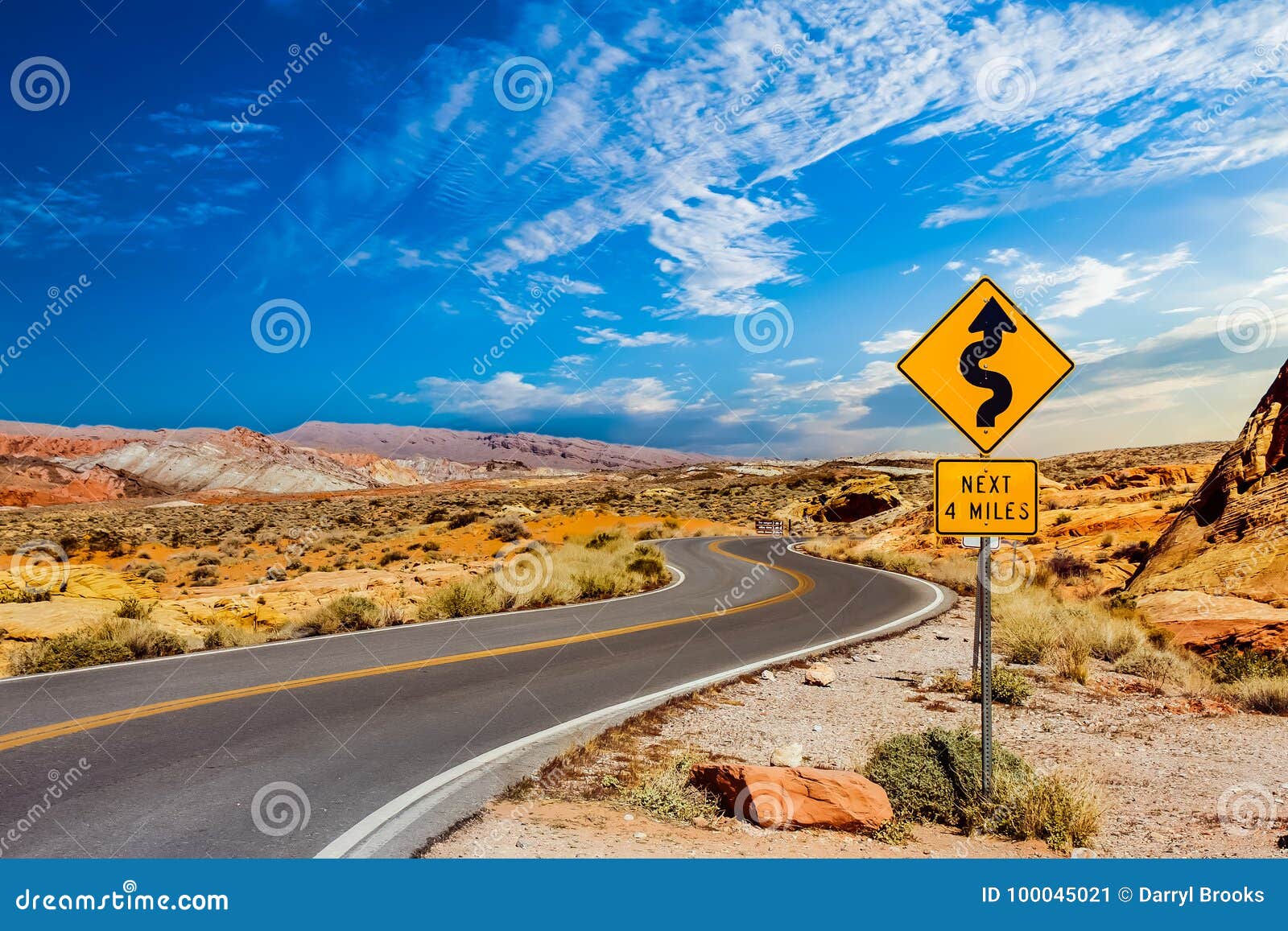 panneau-desert panneau solaire désert