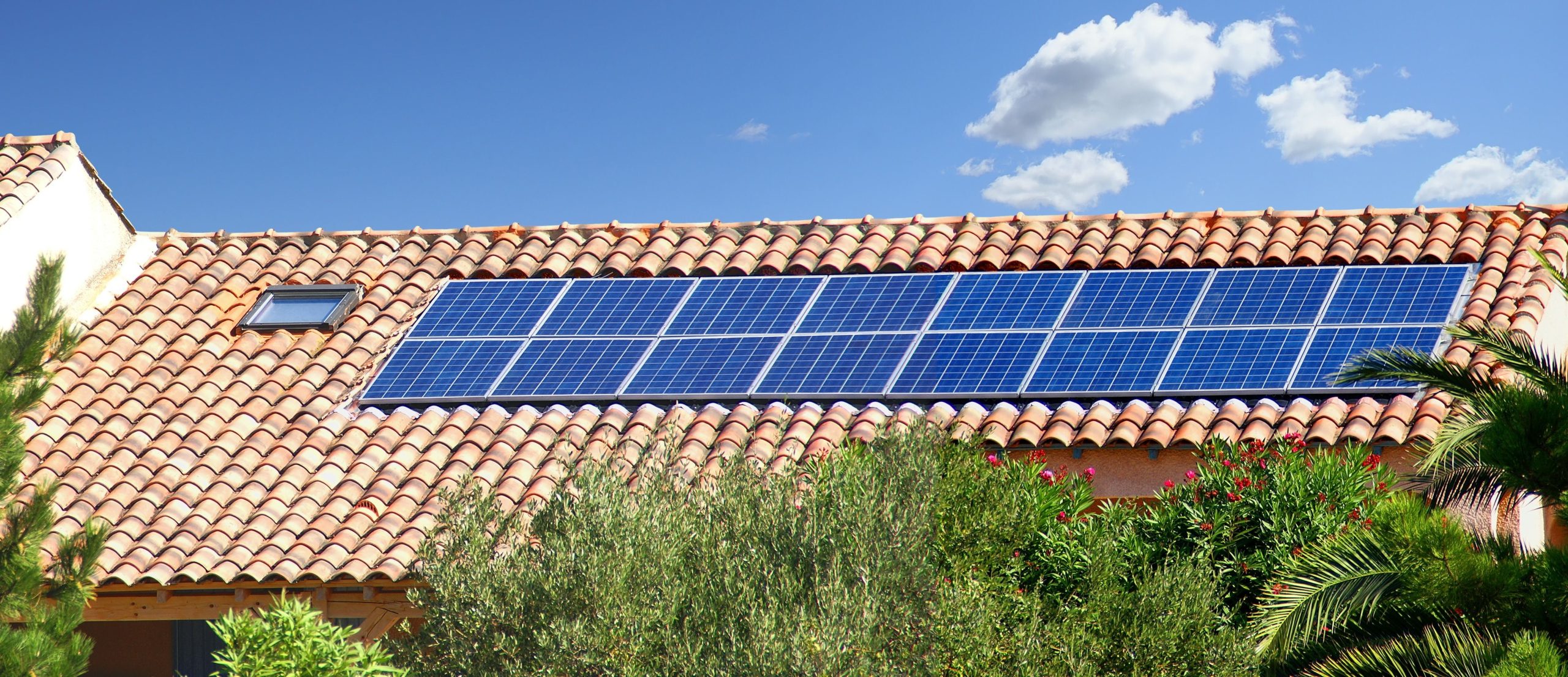 découvrez les avantages des panneaux solaires pour une énergie renouvelable et économique. apprenez comment ils fonctionnent, les différentes technologies disponibles et comment investir dans un avenir durable tout en réduisant votre facture d'électricité.
