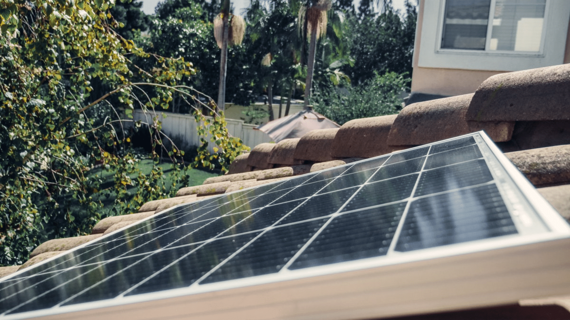 découvrez notre panneau solaire 300w, une solution énergétique idéale pour réduire votre facture d'électricité et adopter un mode de vie éco-responsable. performant et durable, il s'intègre parfaitement à vos besoins énergétiques tout en respectant l'environnement.