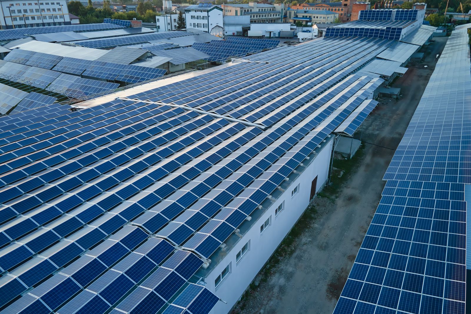 découvrez les solutions de panneaux solaires industriels pour optimiser votre consommation d'énergie. profitez d'une source d'énergie renouvelable, réduisez vos coûts opérationnels et contribuez à la durabilité environnementale avec nos systèmes solaires performants adaptés aux besoins de votre entreprise.