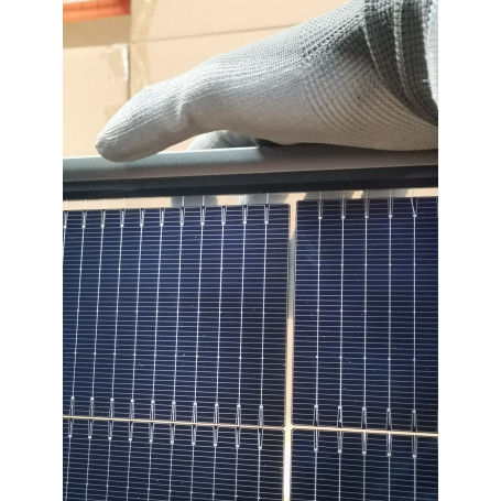 découvrez les prix compétitifs des panneaux solaires bi-verre, une solution alliant performance et durabilité pour maximiser votre investissement en énergie renouvelable. comparez les options et faites le choix idéal pour votre propriété.