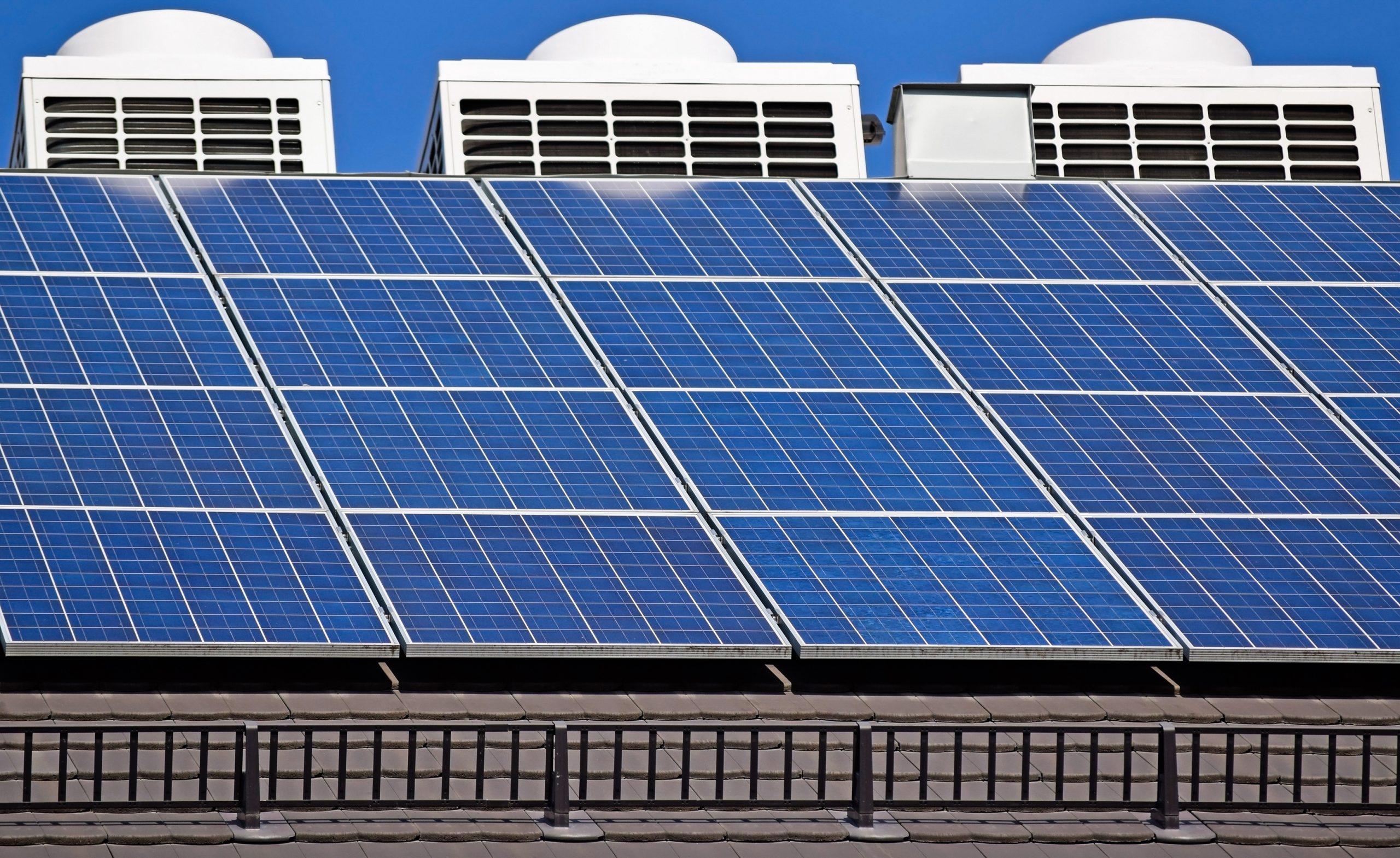 panneau-solaire-climatiseur-2-scaled panneau solaire pour climatiseur