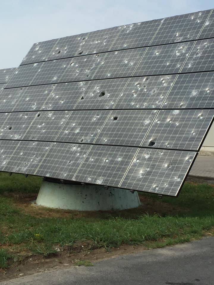 découvrez comment les panneaux solaires résistent aux intempéries, notamment à la grêle. informez-vous sur les technologies innovantes qui garantissent la durabilité et l'efficacité de vos panneaux solaires, même face aux conditions climatiques les plus extrêmes.