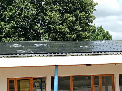 découvrez comment protéger vos panneaux solaires contre la grêle. apprenez des astuces et des solutions pour garantir la durabilité et l'efficacité de votre installation photovoltaïque face aux intempéries.