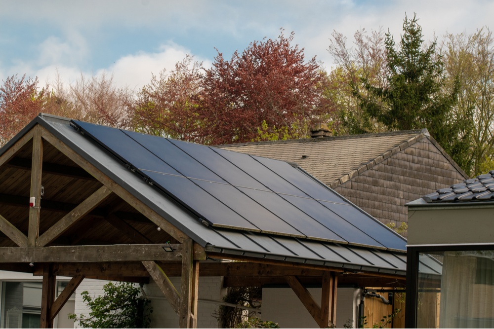 panneau-solaire-pergola-13 panneau solaire sur pergola bois