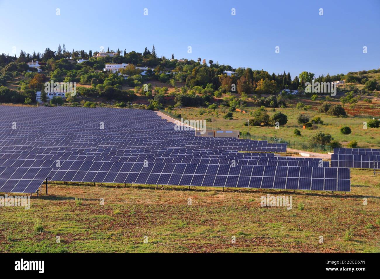 découvrez les avantages des panneaux solaires au portugal : une énergie renouvelable éco-responsable, des économies sur vos factures d'électricité et un investissement durable pour l'avenir. adoptez l'énergie solaire dans un pays ensoleillé !